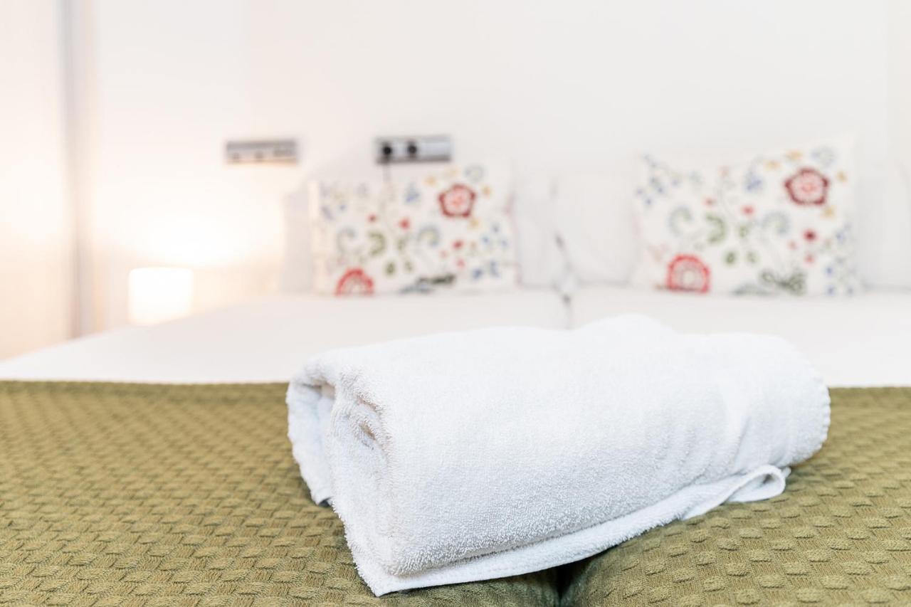 Monko On The Rock Apartment Torremolinos Bagian luar foto